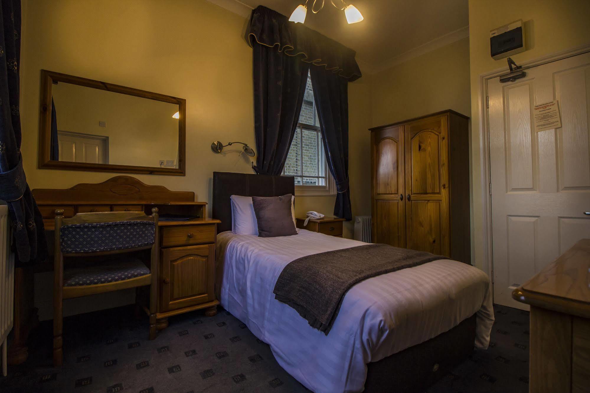 The Golden Lion Hotel, St Ives, Cambridgeshire St Ives  Exteriér fotografie